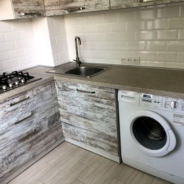 Валентинівська вул., 13