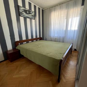 Ревуцького вул., 10/2