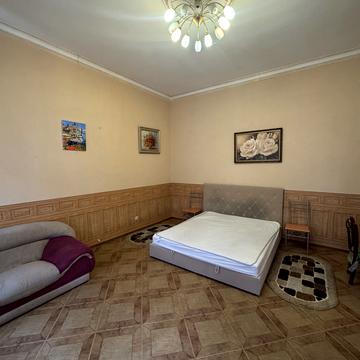 Святослава Караванського вул. (Жуковського), 36