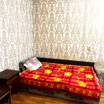 Космонавтів вул., 11