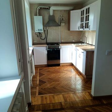 Повітрофлотська вул., 4