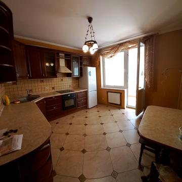 Голосіївський просп. (40-річчя Жовтня), 30-Б