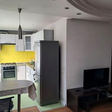 Салютна вул., 25-А