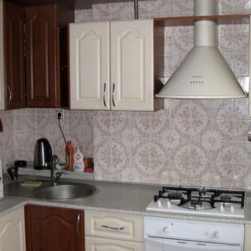 Героїв просп., 10