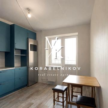 Валерія Лобановського вул., 27