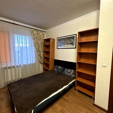 Бориса Гмирі вул., 18