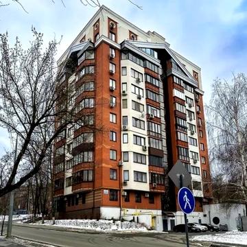 Леся Курбаса вул., 15а