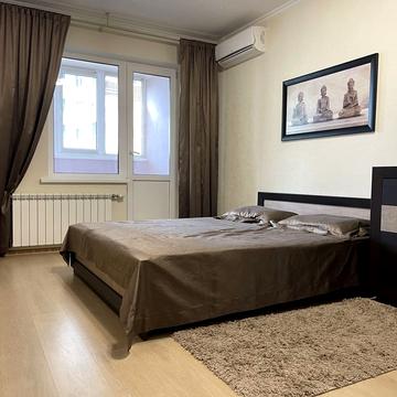 Європейського Союзу просп. (Правди), 19-А