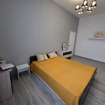 Володимира Антоновича вул. (Свердлова), 52