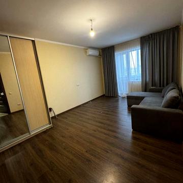 Миколи Бажана просп., 7-Б