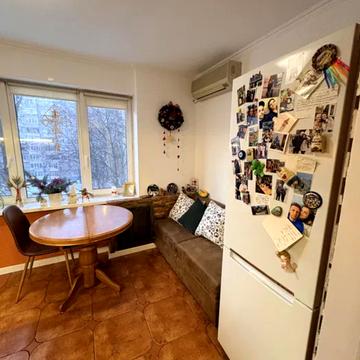 Запорізька вул., 13