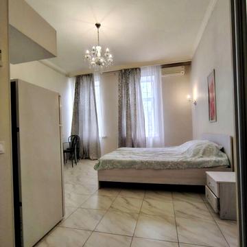 Старосінна вул., 15