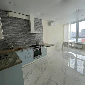 Анни Ахматової вул., 22