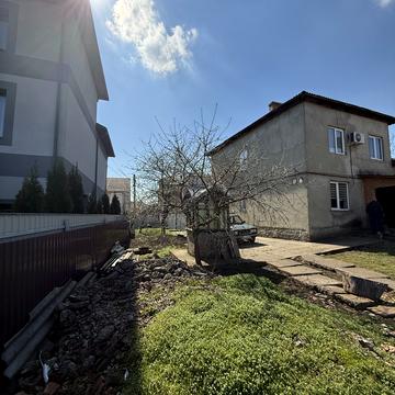 Онезька вул., 8