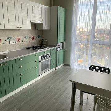 Трамвайна вул. (Революційна), 2