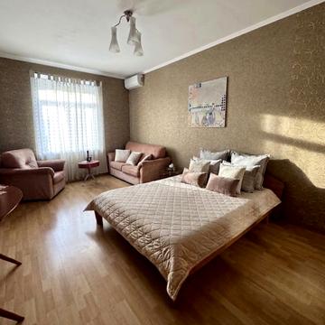 Тараса Шевченка бульв., 6