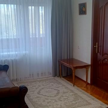 Будівельників вул., 12