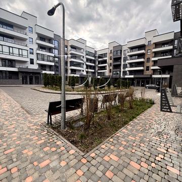 Квітки Цісик вул. (Гамарника), 32