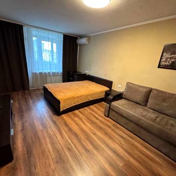 Митрополита Андрея Шептицького вул. (Анатолія Луначарського), 7