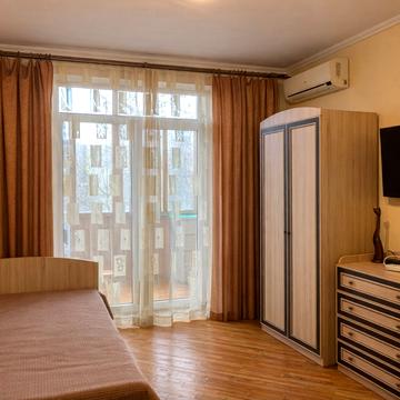 Ґарета Джонса вул. (Сімї Хохлових), 6-А