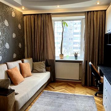 Композитора Лятошинського вул., 8