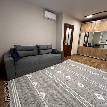 Бориса Гмирі вул., 12-Б