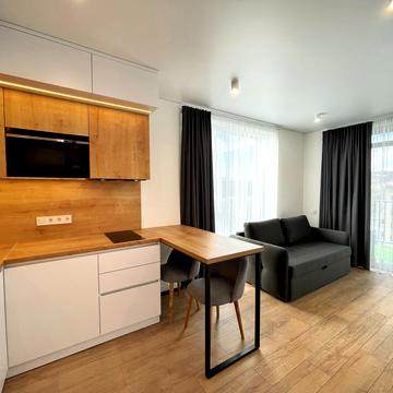 Мистецька вул., 6