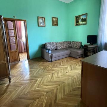 Івана Франка вул., 27