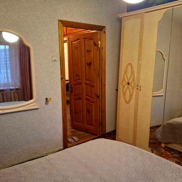 Срібнокільська вул., 14