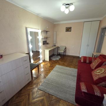 Велика Васильківська вул. (Червоноармійська), 114