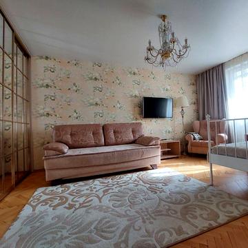 Дмитра Яворницького вул. (), 11