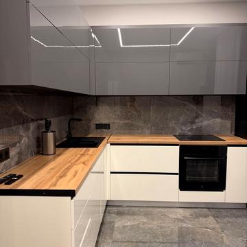 Мостобудівників вул., 17