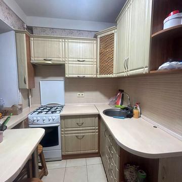 Дубровицька вул., 7