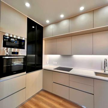 Зарічна вул., 4