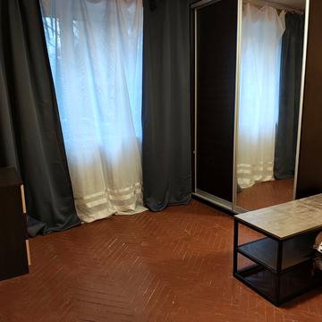 Академіка Корольова вул., 10-В