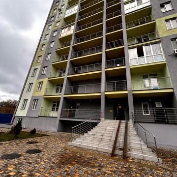 Незалежності просп., (Будинок 1)