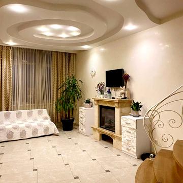 Гната Хоткевича вул. (Червоногвардійська), 8