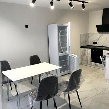 Яблунева вул., 4