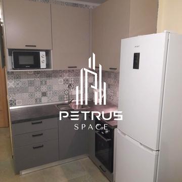 Радистів вул., (Будинок)