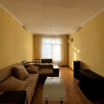 Межигірська вул., 56/50