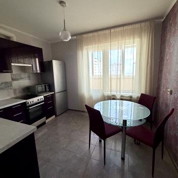 Григорія Ващенка вул., 3