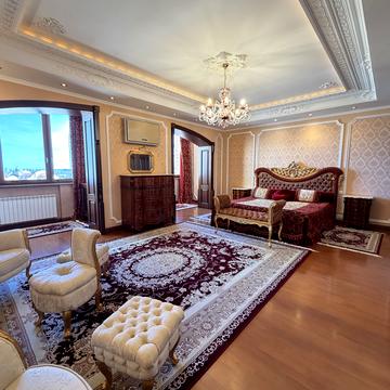 Володимира Івасюка просп. (Героїв Сталінграду), 4