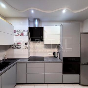 Урлівська вул., 38