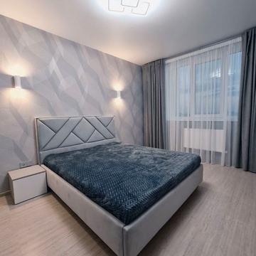 Михайла Грушевського вул., 3