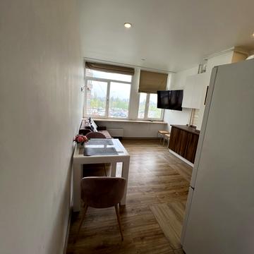 Юнацька вул., 4