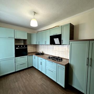 Семафорна вул., 52