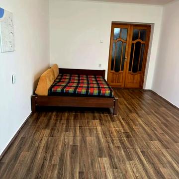 Небесної Сотні просп. (Маршала Жукова), 47/2