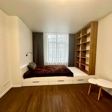 Микільсько-Слобідська вул., 8