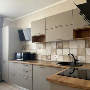 Європейського Союзу просп. (Правди), 41-Д