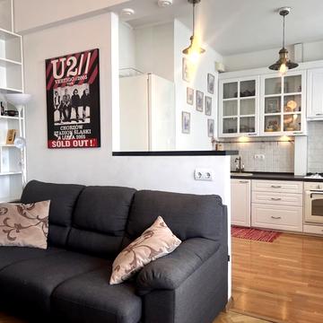 Лесі Українки бульв., 36-Б